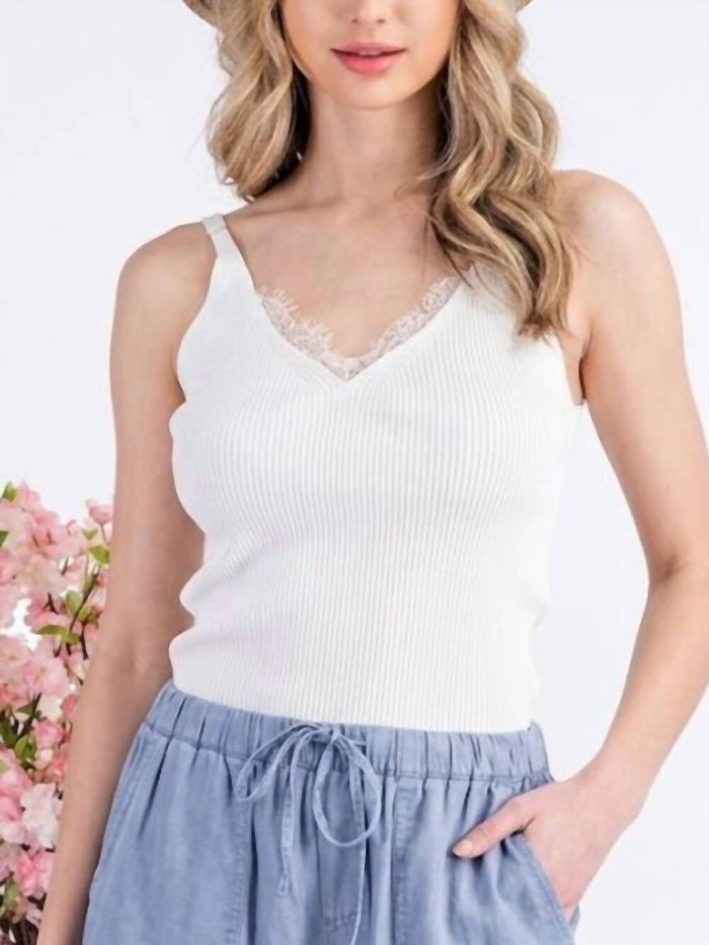 NEW EE:SOME lace trim knit top in white